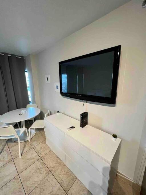 Charming Studio City View! Miami Beach Bagian luar foto