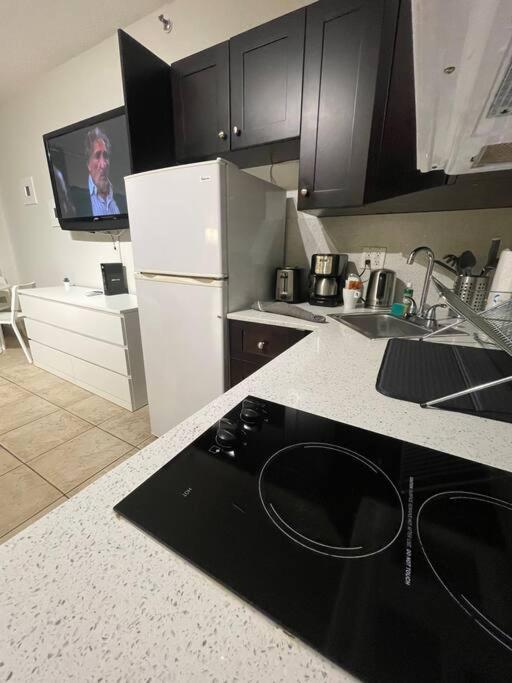 Charming Studio City View! Miami Beach Bagian luar foto